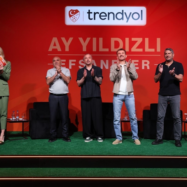 Dünya Kupası kahramanları, Bursa'da
'Ay Yıldızlı Efsaneler' Bursa'da sporse...