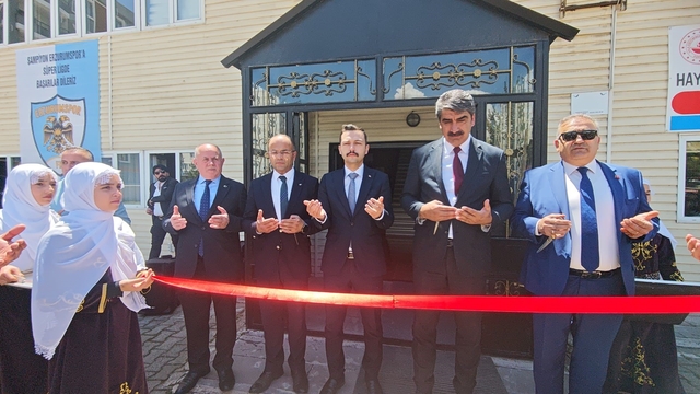 Aşkale'de hayat boyu öğrenme haftası sergisi açıldı