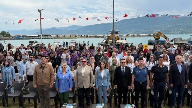 Sinop'ta çocuklar sanat, müzik ve sporla buluştu