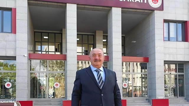 Erzurum Adliyesi'nde vefa dolu veda: 45 yıllık hizmetin ardından emekliye ayrıldı