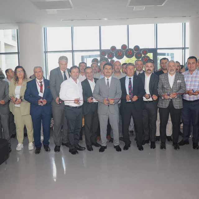 Acıpayam'da halk eğitim kursiyerleri yıl boyunca ürettiklerini sergiledi