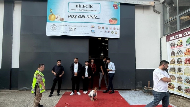 Çiftçinin fuarına çiftçi giremedi
Bilecik Tarım Fuarı ilk gününde tepki topladı