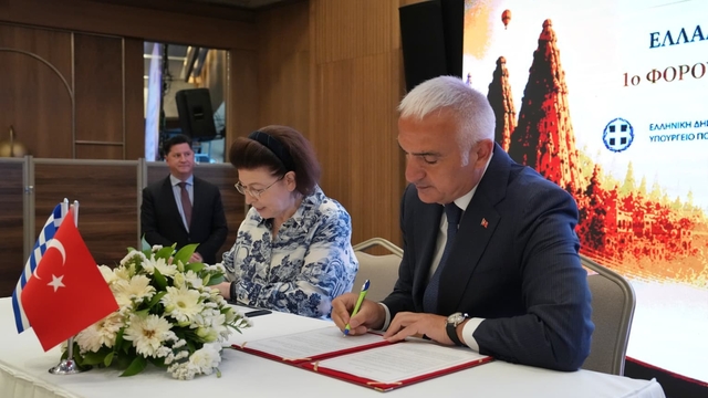 Bakan Ersoy: "Kültür varlığı kaçakçılığıyla mücadele, Türkiye ve Yunanistan'ın somut iş birliği geliştirdiği önemli alanlardan biridir"
Türkiye-Yunanistan 1. Kültür Forumu Kapadokya'da gerçekleştirildi