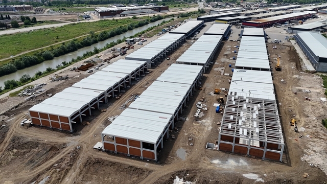162 dükkanın imalatı büyük ölçüde tamamlandı