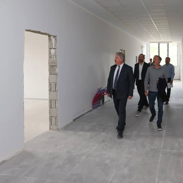 Melikgazi Belediyesi Sevim-Selahattin Metin İlkokulu'nun inşaatı devam ediy...