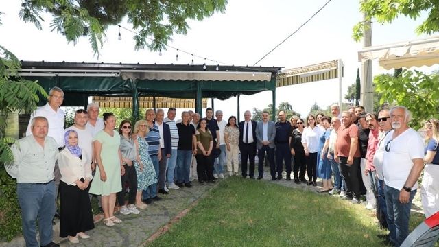 Protokol ve muhtarlar Altınoluk'ta bir araya geldi