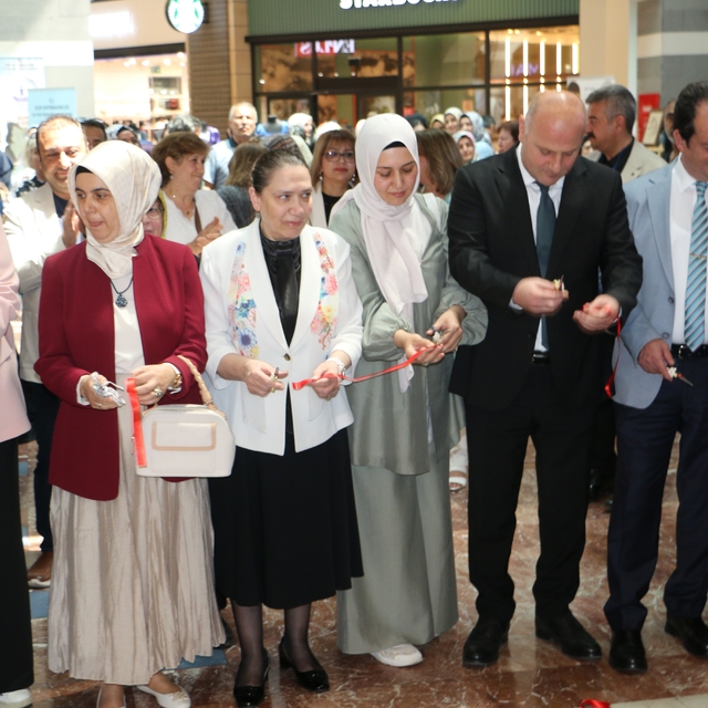 Diyarbakır'da hayat boyu öğrenme sergisi açıldı