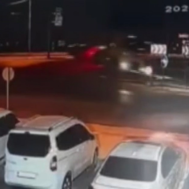 Gaziantep'te arpa yüklü tırın devrilme anı kamerada