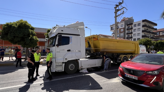 Muğla'da tırın çarptığı yaya hayatını kaybetti