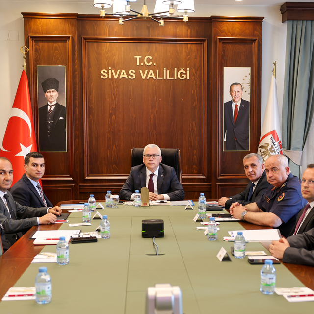 Sivas Valisi Şimşek, kene vakalarındaki artış nedeniyle vatandaşları uyardı...