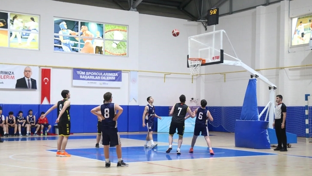 Sivas'ta basketbol rüzgârı esti