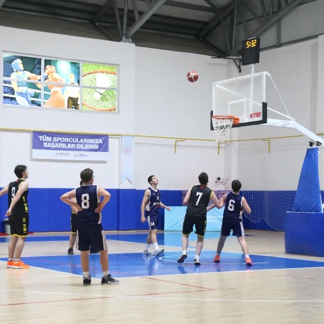 Sivas'ta basketbol rüzgârı esti