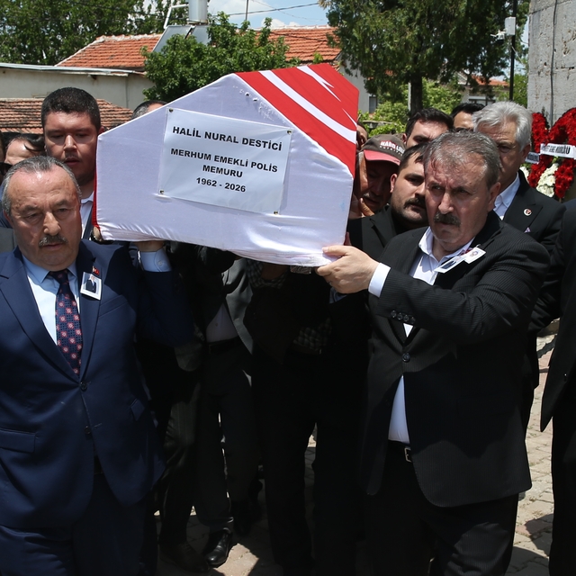 BBP Genel Başkanı Destici'nin ağabeyi Halil Nural Destici'nin cenazesi defn...