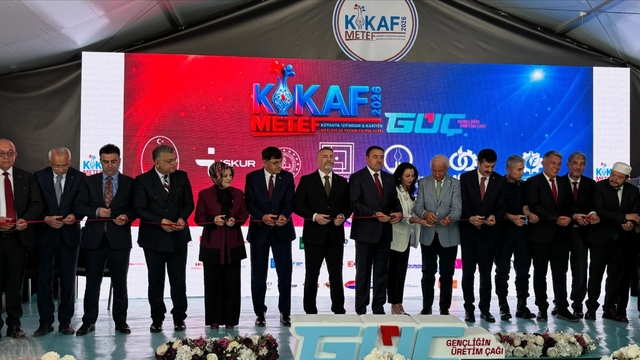 Kütahya'da İstihdam ve Kariyer Fuarı
Milli Eğitim Bakan Yardımcısı Cihad Demirli:
"Çağın gerekliliklerini karşılayan ve öğrencilerimizin gelişimini destekleyen eğitim modelleri oluşturuyoruz"
Vali Musa Işın: "Meslek liselerine ilgi artıyor, Kütahya'da oran yüzde 60'a ulaştı
