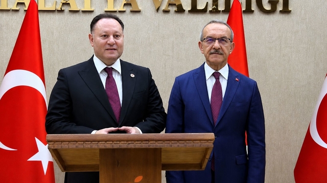 KKTC Cumhuriyet Meclis Başkanı Öztürkler: Türkiye her zaman dağ gibi yanımızda