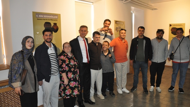 Özel bireylerden Muş Müzesi'ne ziyaret