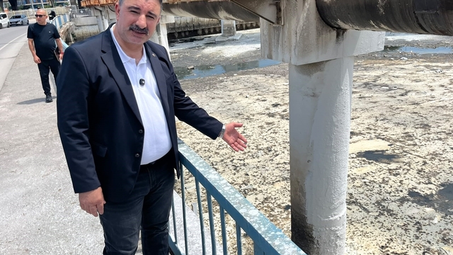İzmir'de koku isyanı, Başdaş: "5 dakikadır maskesiz duramıyoruz"
Meles için Eskişehir örneği: "Orada gondolla geziyorlar, burada maskeyle"
