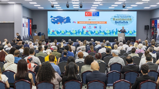 Başkan Seçer: "Çağdaş belediyecilik, vatandaşı yönetime ortak etmektir"
