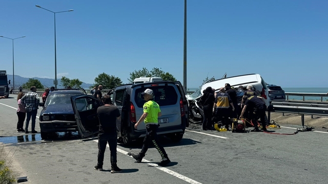 Rize'de ters yöne giren yaşlı sürücü kazaya neden oldu: 2 ölü, 3 yaralı