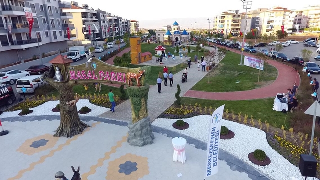 Merkezefendi Belediyesi parkları yaza hazırladı