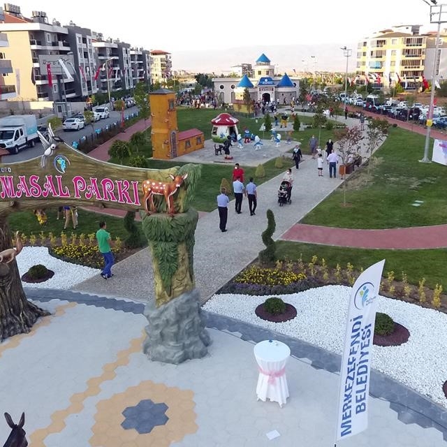 Merkezefendi Belediyesi parkları yaza hazırladı