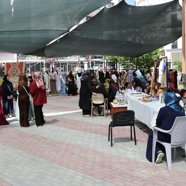 Van'da "Hayat Boyu Öğrenme Haftası Sergisi" açıldı