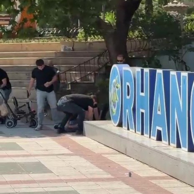 Bıçaklı kavgaya sivil polis müdahale etti
