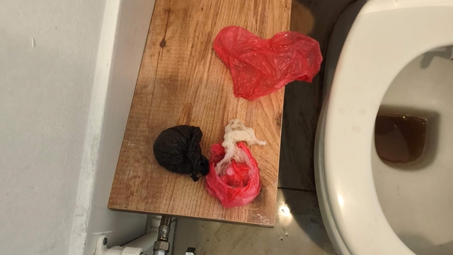 Polisi fark edince uyuşturucuları klozete döktü, sifon çalışmayınca yakalandı