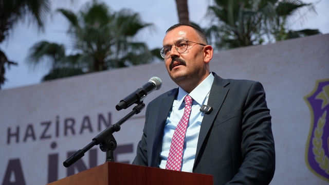 "Ceza İnfaz Personeli Günü" Antalya'da renkli görüntülere sahne oldu
Antalya Cumhuriyet Başsavcısı Fatih Kocaman:
"Biz büyük bir aileyiz"
