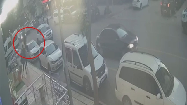 Balkondan düşen 21 aylık bebek yaralandı; o alar kamerada