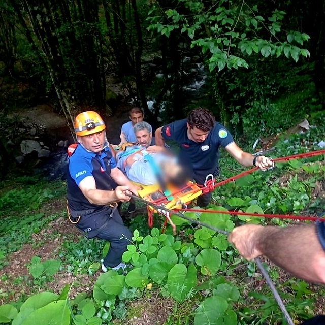Yalova'da vadiye düşen motosikletli kurtarıldı