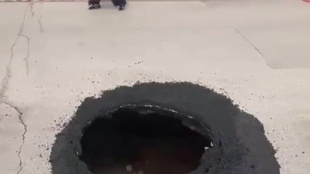 Amasya'da köprü girişinde çökme oluştu
