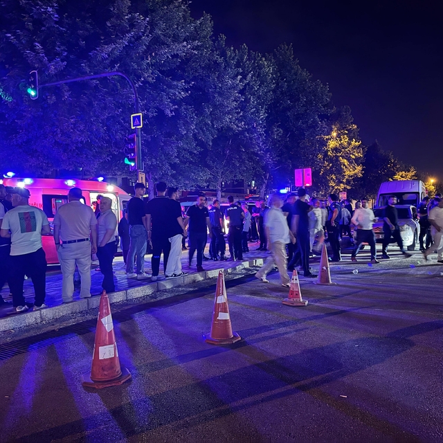 Bursa'da bıçaklı kavgada yaralanan 3 kişi hastaneye kaldırıldı