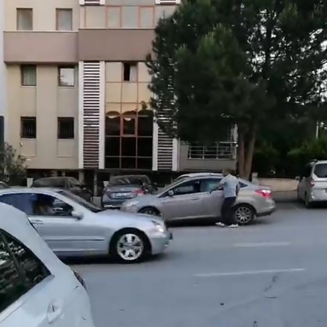 İki kadına kurşun yağdıran şüphelinin kaçış anları ortaya çıktı
Saldırgan,...