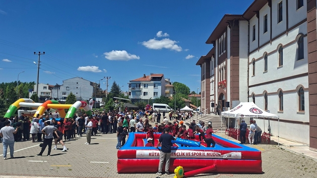 Hisarcık'ta "Spor Her Yerde" etkinliği coşkuyla gerçekleştirildi