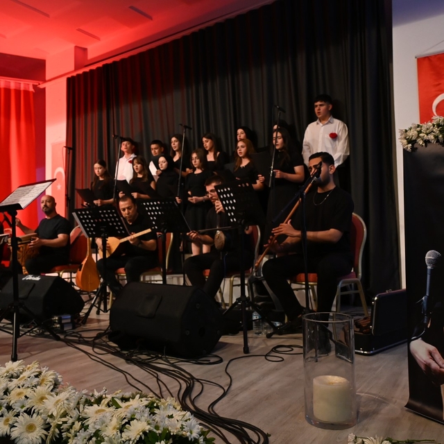 Demirci'de Bozkırın Tezenesi Neşet Ertaş'a vefa gecesi