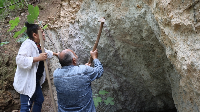 Asırlık cerecilik geleneği bilimsel çalışmalarla geleceğe taşınıyor
Kozan'ın 4 farklı noktasından alınan topraklar laboratuvarlarda incelenerek daha kaliteli ve dayanıklı cereler üretilmesi hedefleniyor