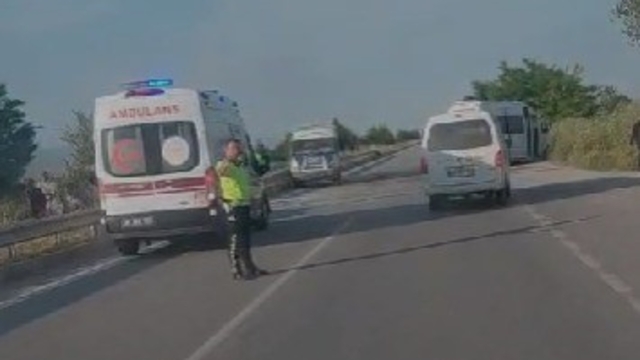 İşçi servisleri çarpıştı; 10 yaralı