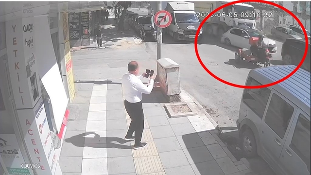 Freni boşalan hafriyat kamyonu, 10 araca çarptı; 5 yaralı (2)
