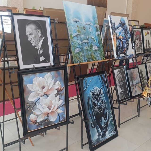 Manavgat'ta Halk Eğitim Merkezi'nin açtığı 540 kursta 17 bin 380 kursiyere...