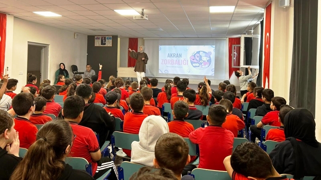 Altıntaş'ta akran zorbalığına karşı farkındalık seminerleri