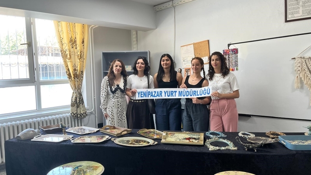 Üniversite öğrencilerinin el emekleri görücüye çıktı