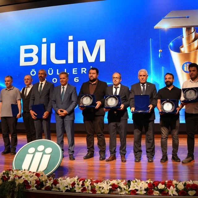 İnönü Üniversitesi'nde başarı ödülleri sahiplerini buldu