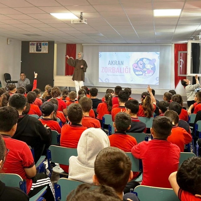 Altıntaş'ta akran zorbalığına karşı farkındalık seminerleri