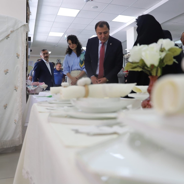 Aydıntepe'de yıl sonu sergisi açıldı