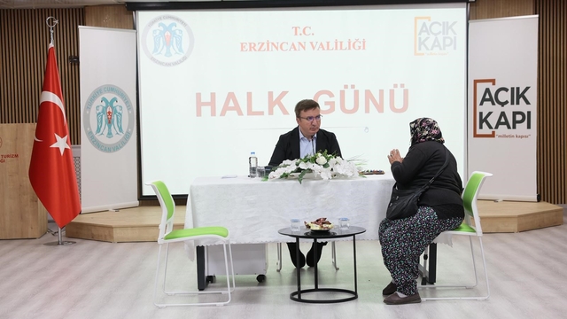Vali Aydoğdu, Halk Günü'nde vatandaşların taleplerini dinledi