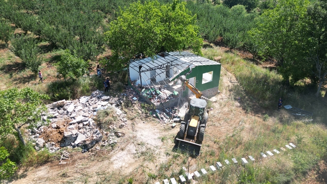 Bursa'da kaçak yapıyla mücadelede yeni dönem
Büyükşehir Başkan Vekili Şahin Biba: "Hedefimiz, kaçak yapılaşmayı daha başlangıç aşamasında engellemektir"