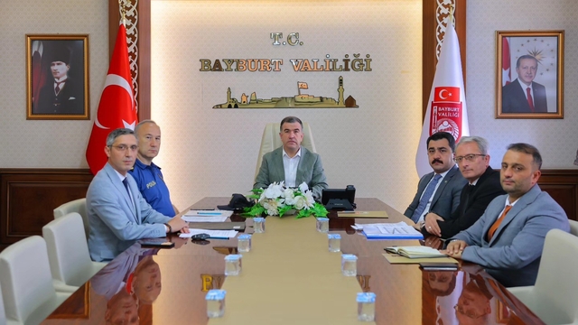 LGS öncesi Bayburt'ta alınan güvenlik tedbirleri toplantıda görüşüldü