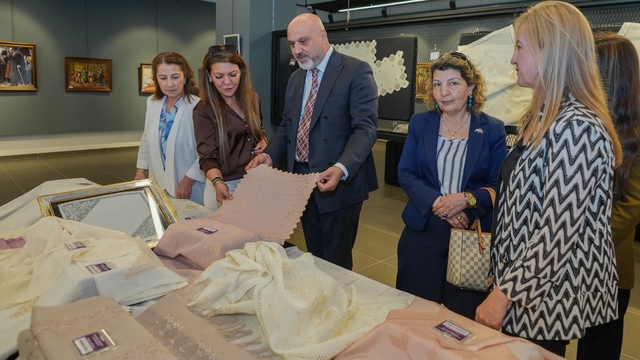 Şehitkamil'de kadınların el emeği eserleri sergilendi