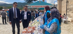 Kur'an kursu öğrencileri yararına hayır çarşısı kuruldu
